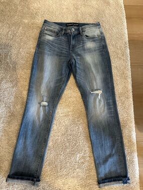 Express women’s cropped skinny mid rise distressed jean